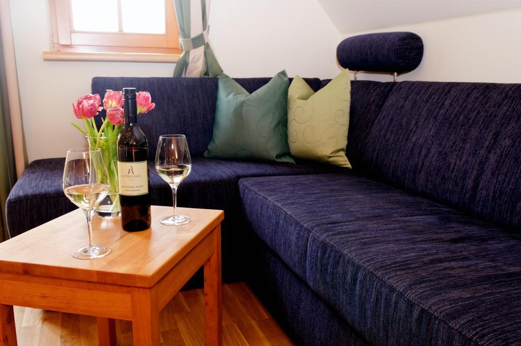 Weingut Winzerzimmer Rothschaedl ليوتسشاخ الغرفة الصورة